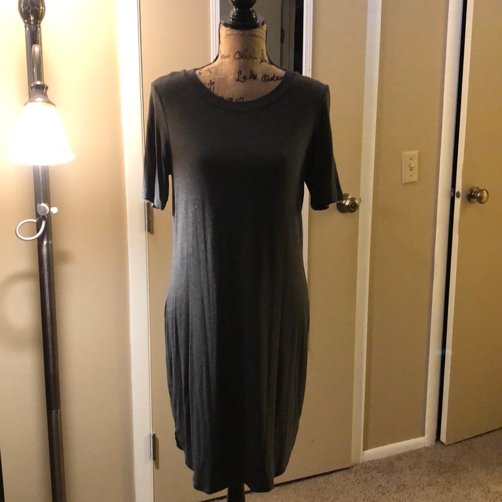 Slim fitting t-shirt dress in dark gray